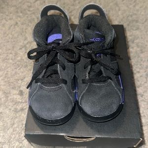 Jordan Retro 6, Black/Bright Concord -Aquatone